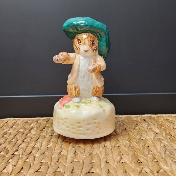 VINTAGE 1988 Schmid Old Benjamin Bunny Music Box Ceramic Figurine Beatrix Potter - Picture 1 of 12